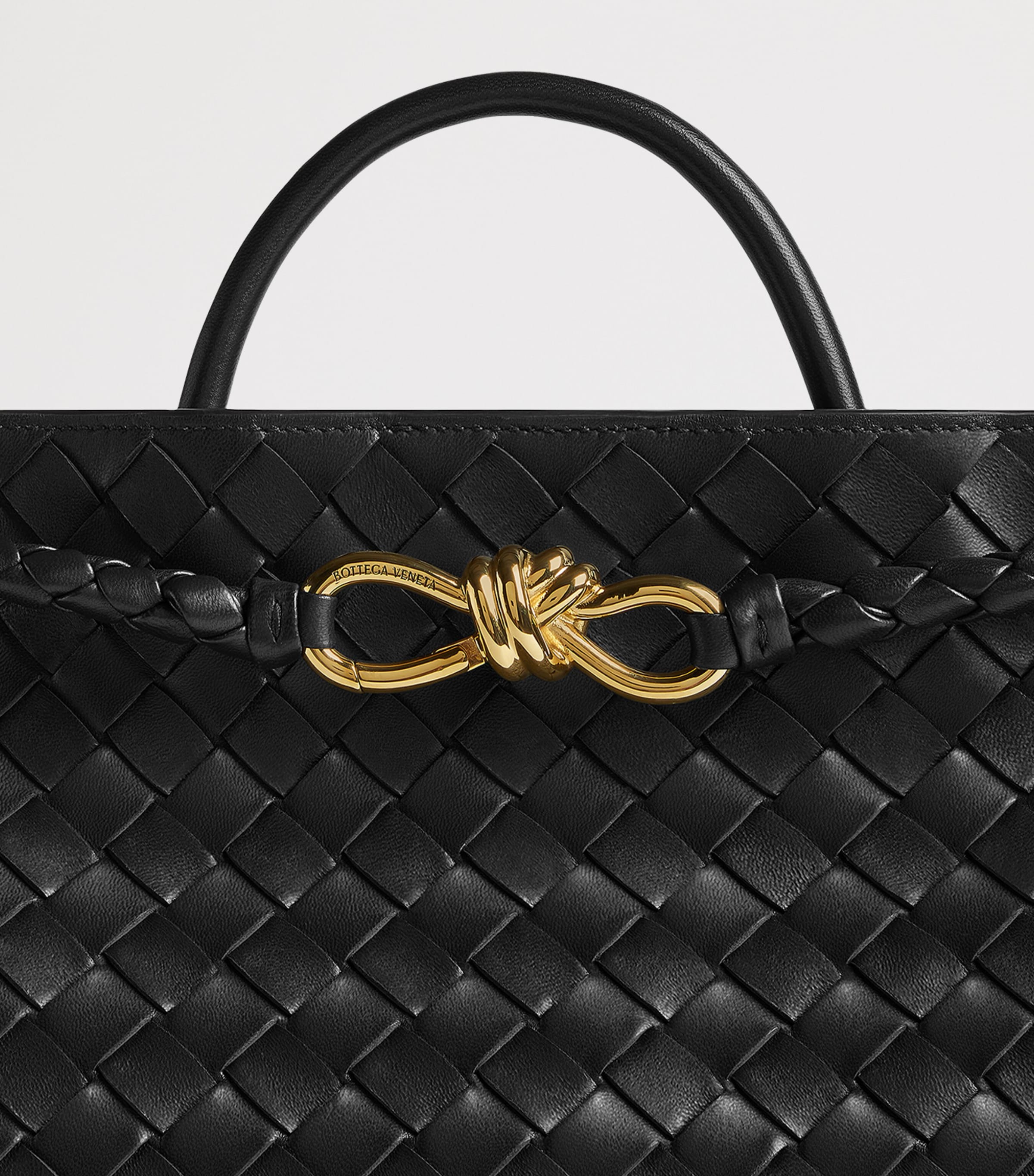 Bottega Veneta Andiamo top-handle bag in lambskin, UK version