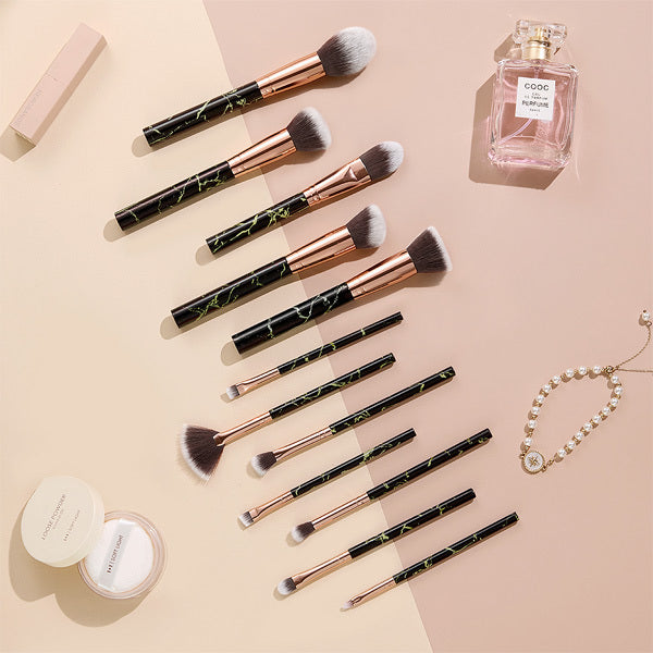 Livingandhome professional makeup brush set black 12 pieces - British product