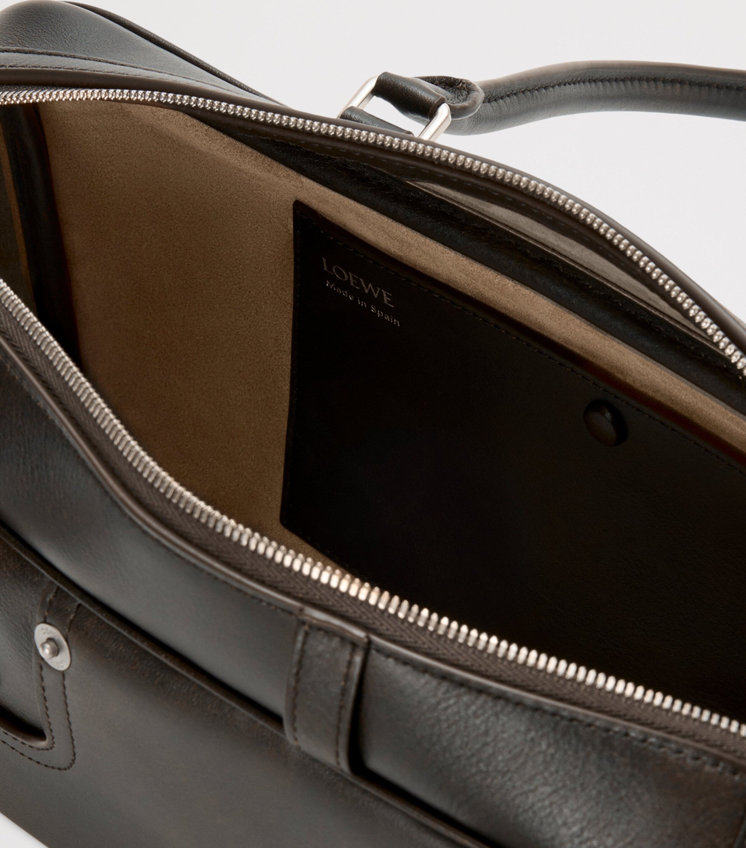 LOEWE Amazona 31 calfskin shoulder bag, imported from the UK