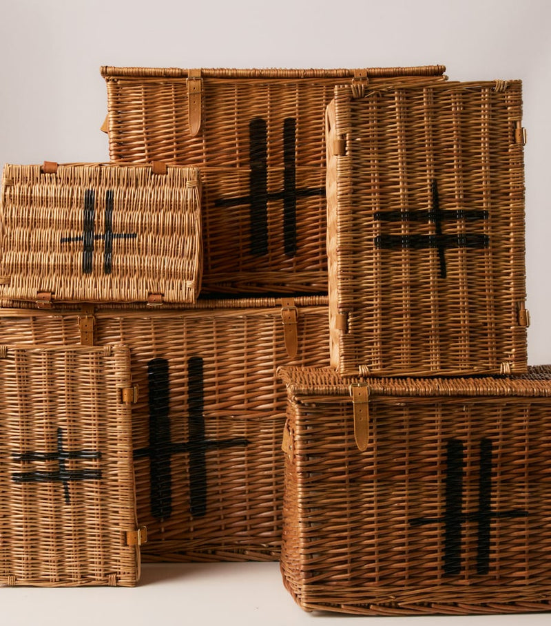 Harrods medium wicker basket with leather straps, UK version