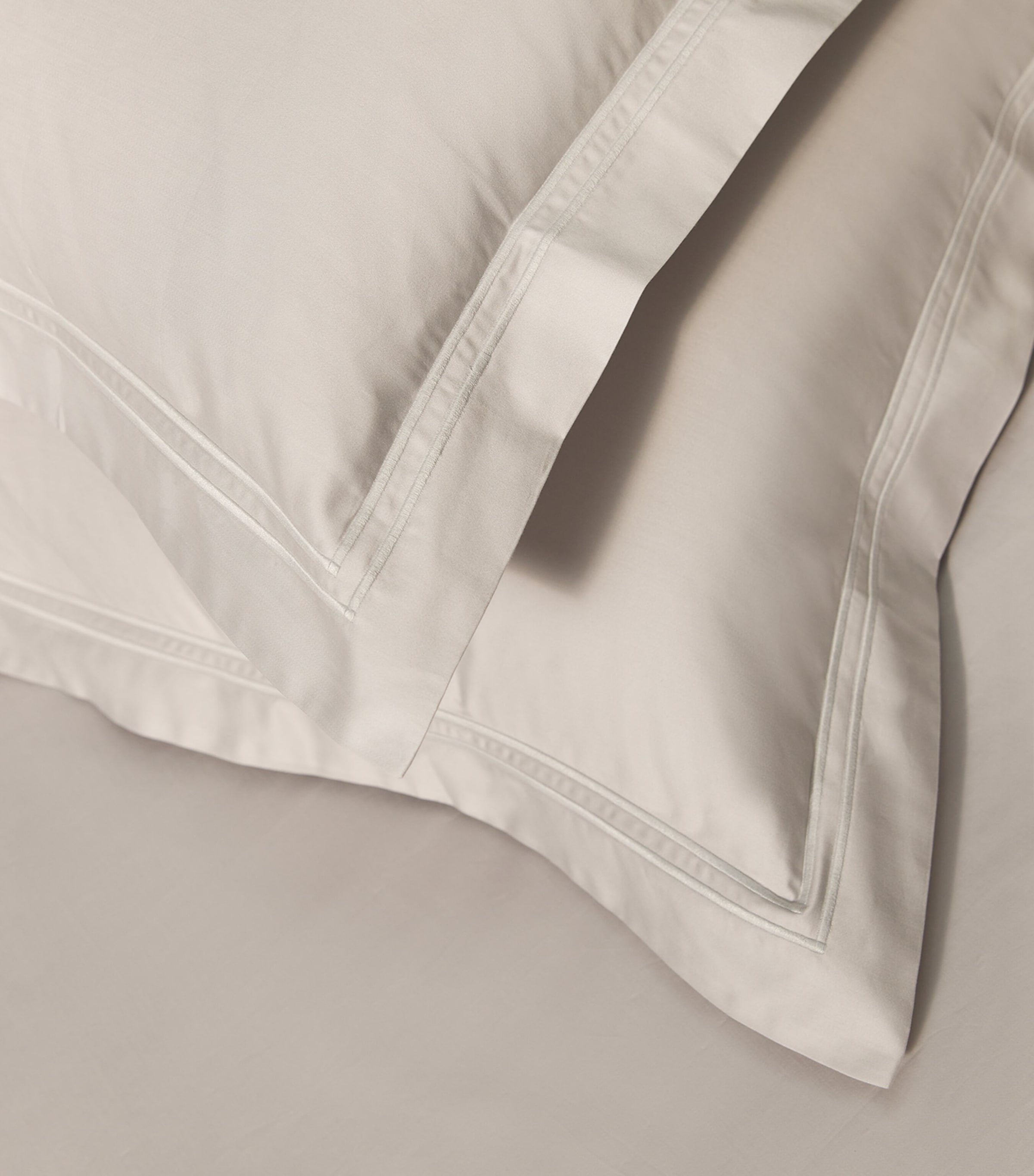 Harrods Brompton II Emperor flat sheet 355cm by 295cm, UK version