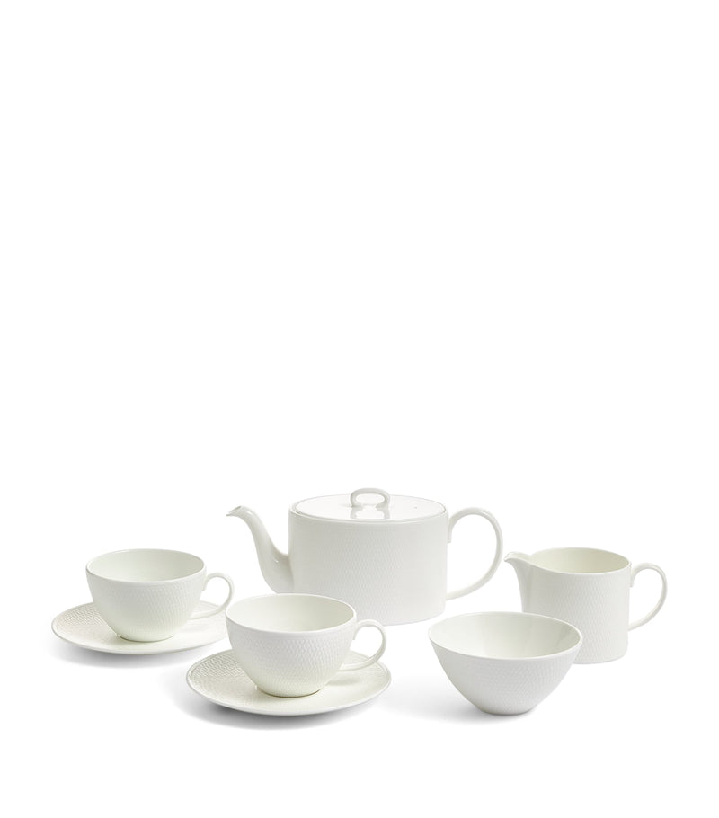 Wedgwood Gio 7-piece tea set (British brand)