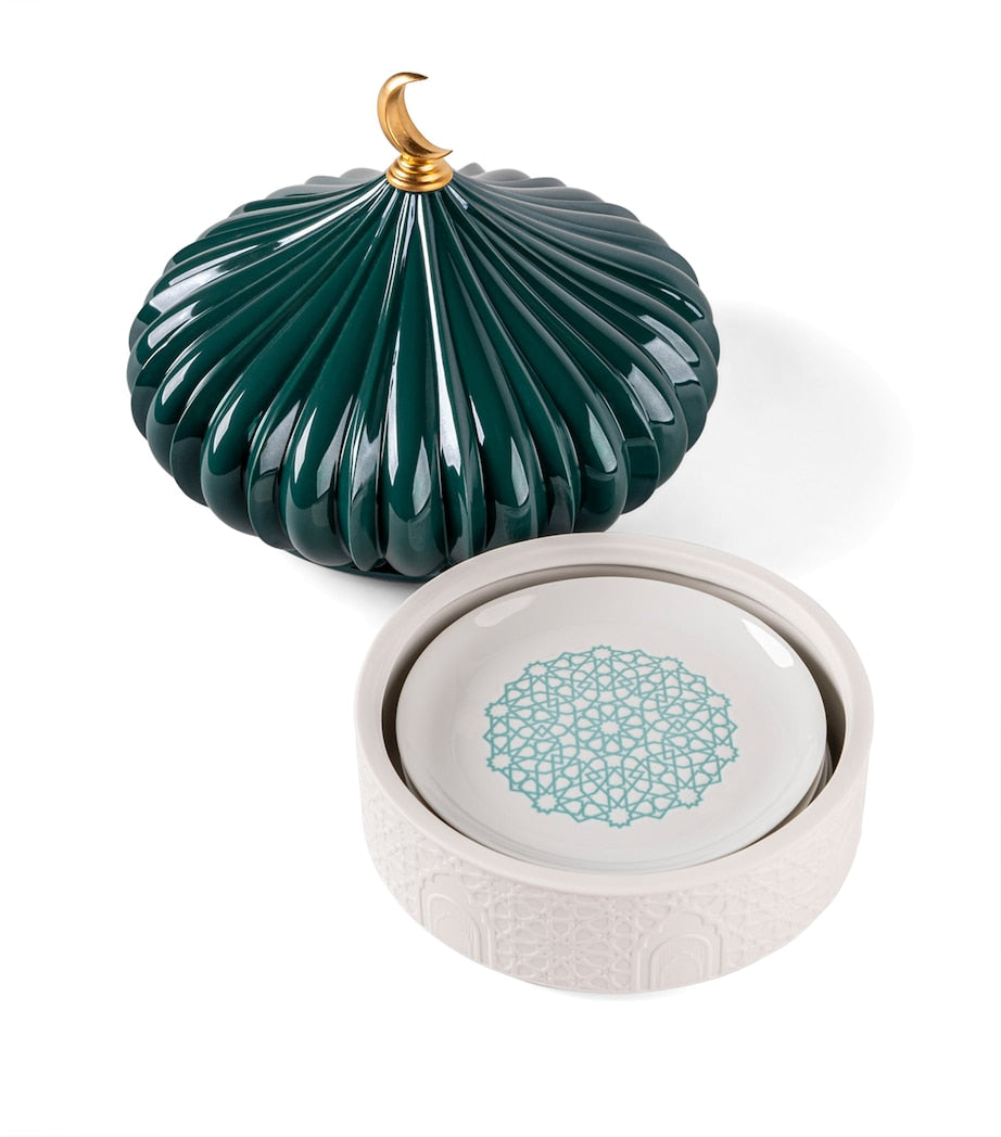 Lladró porcelain Majestic Nights box with plates - (British brand)
