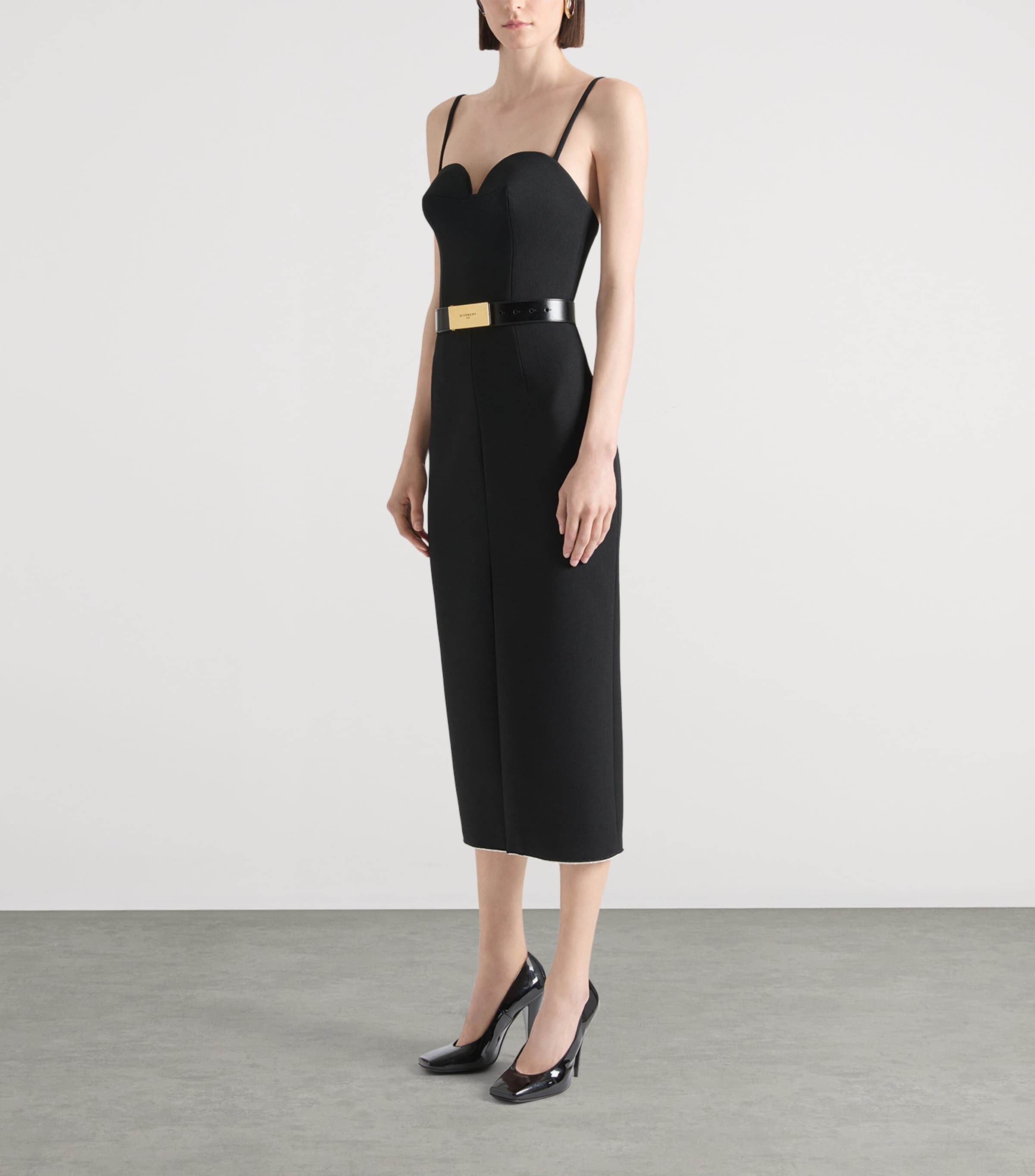 Givenchy calfskin logo-plaque belt, UK version