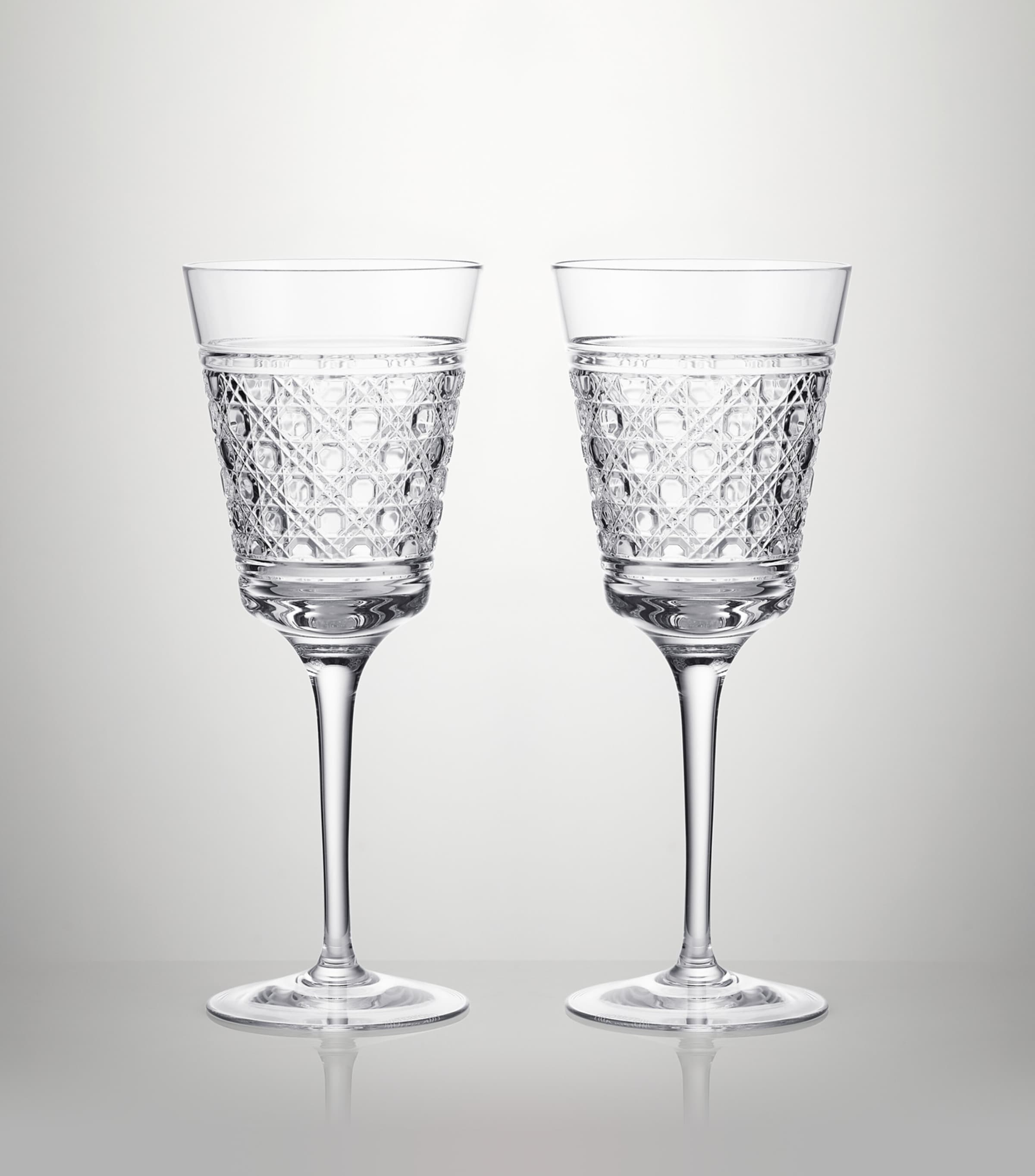 Set of two Waterford crystal white wine goblets 318ml (British brand)