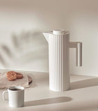 Alessi Plissé vacuum jug 1L - British product