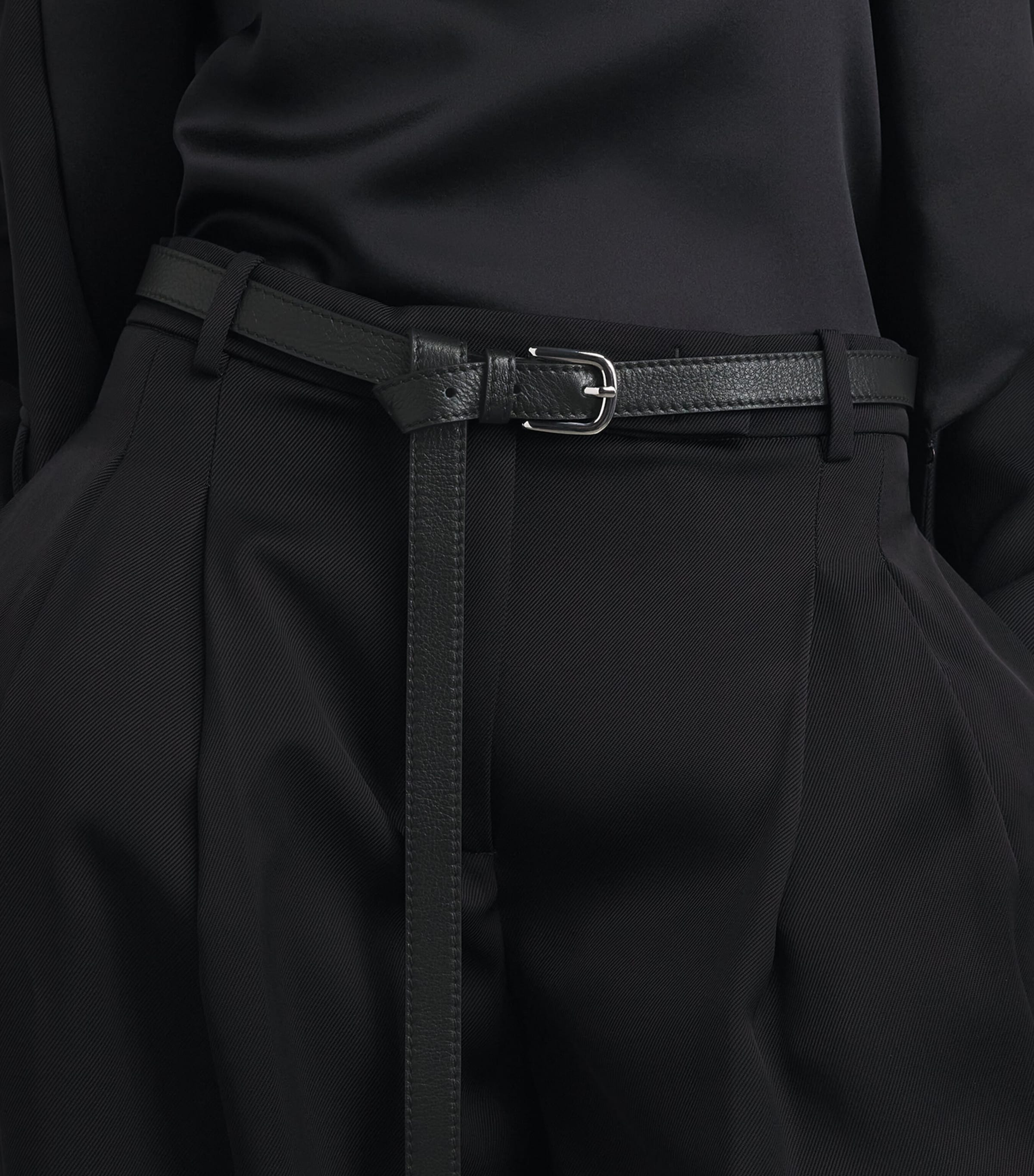 Eleventy grained leather belt 2cm, imported from the UK