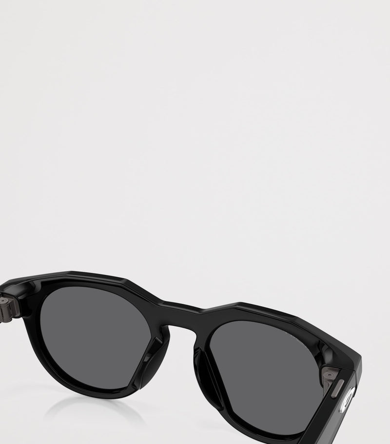 Oakley Meta AI HSTN sunglasses (British brand)