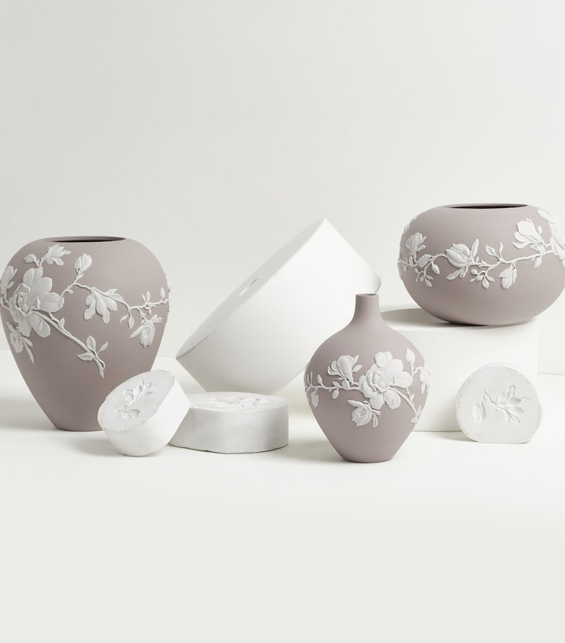 Wedgwood Magnolia Blossom vase 18cm (British brand)
