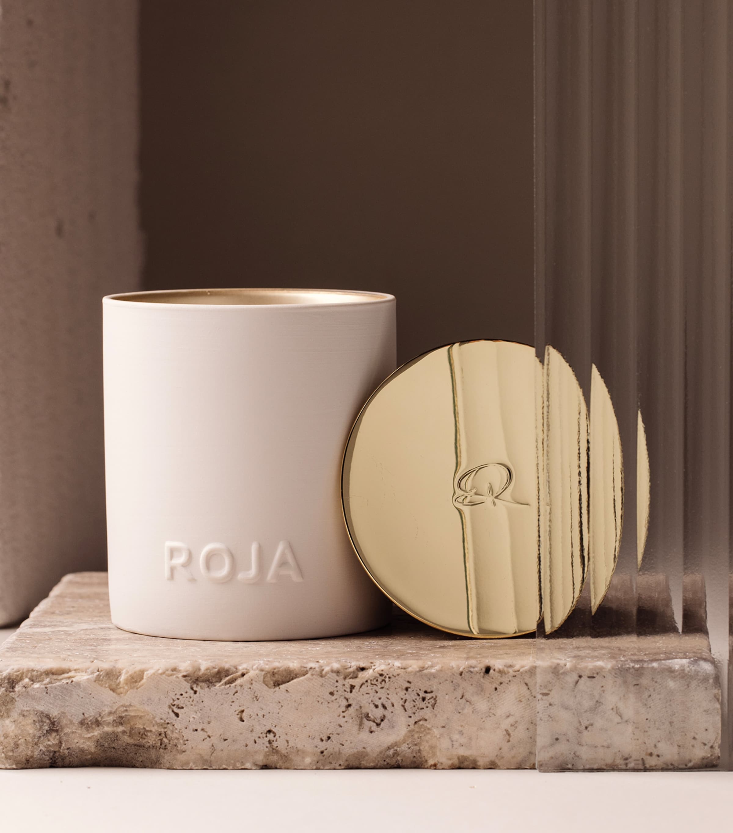 Roja Amber Aoud candle 250g, imported from the UK