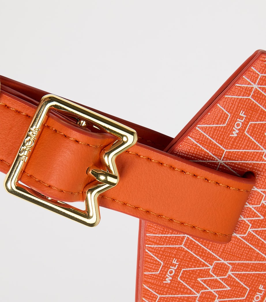 WOLF vegan apple leather luggage tag with buckled strap (British brand)