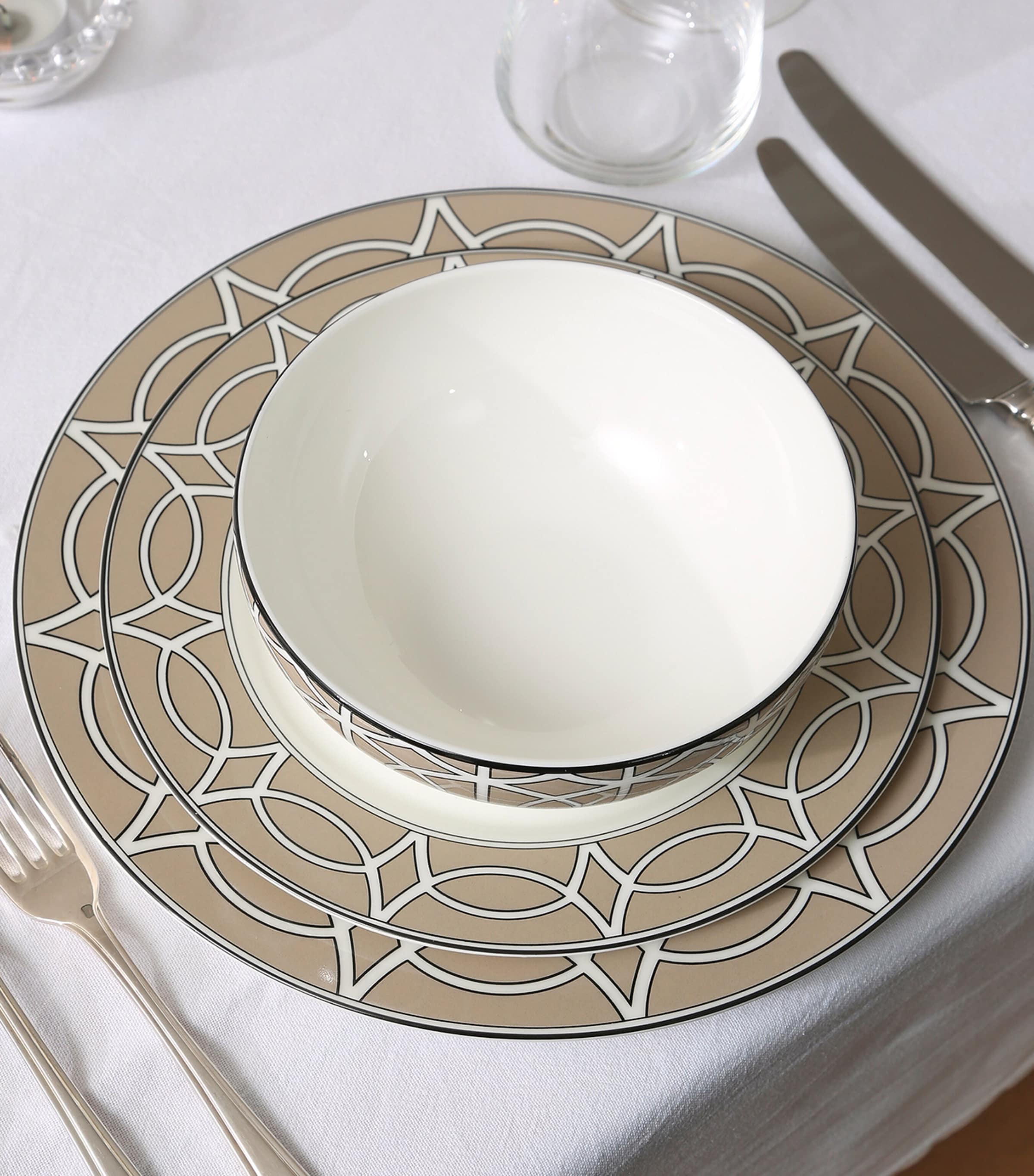 O.W. London set of 2 geometric print dessert plates 21cm, imported from the UK