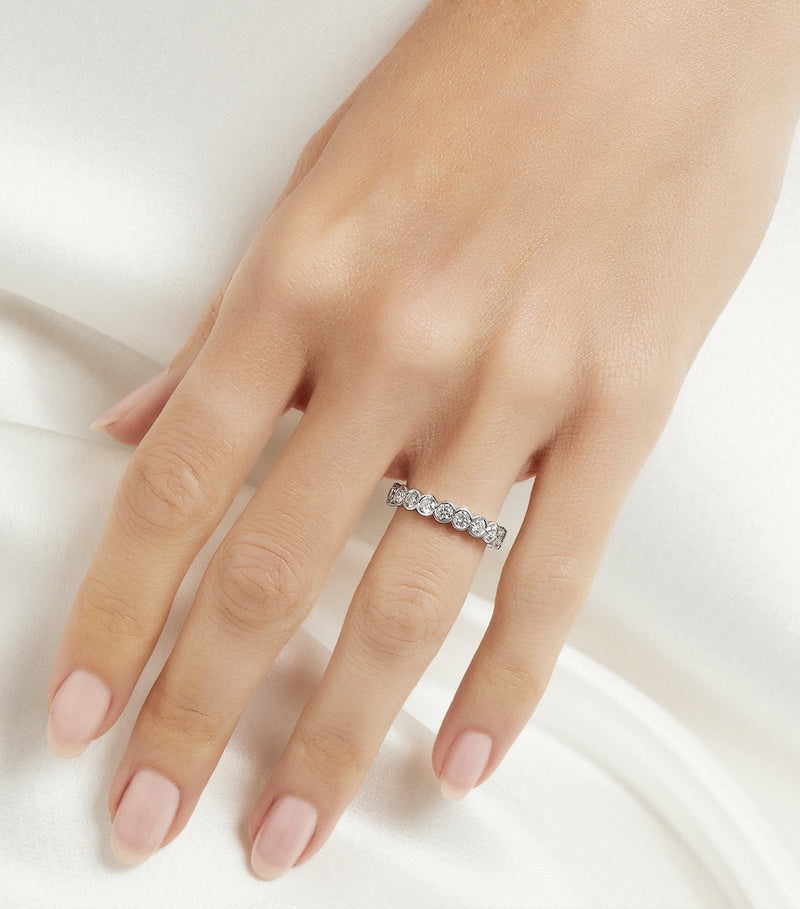 Graff Classic wedding ring in white gold and diamonds, imported from the UK