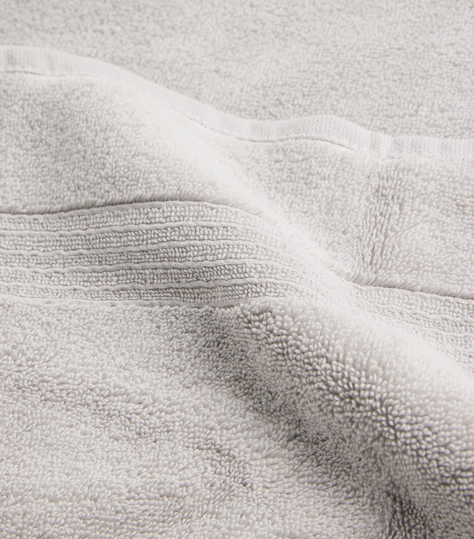 Harrods of London organic cotton bath towel 70cm x 140cm, UK version