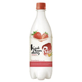 Kooksoondang strawberry makgeolli sparkling wine (British brand)