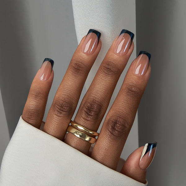 House of Amor Ma Damn press on nail set, UK version