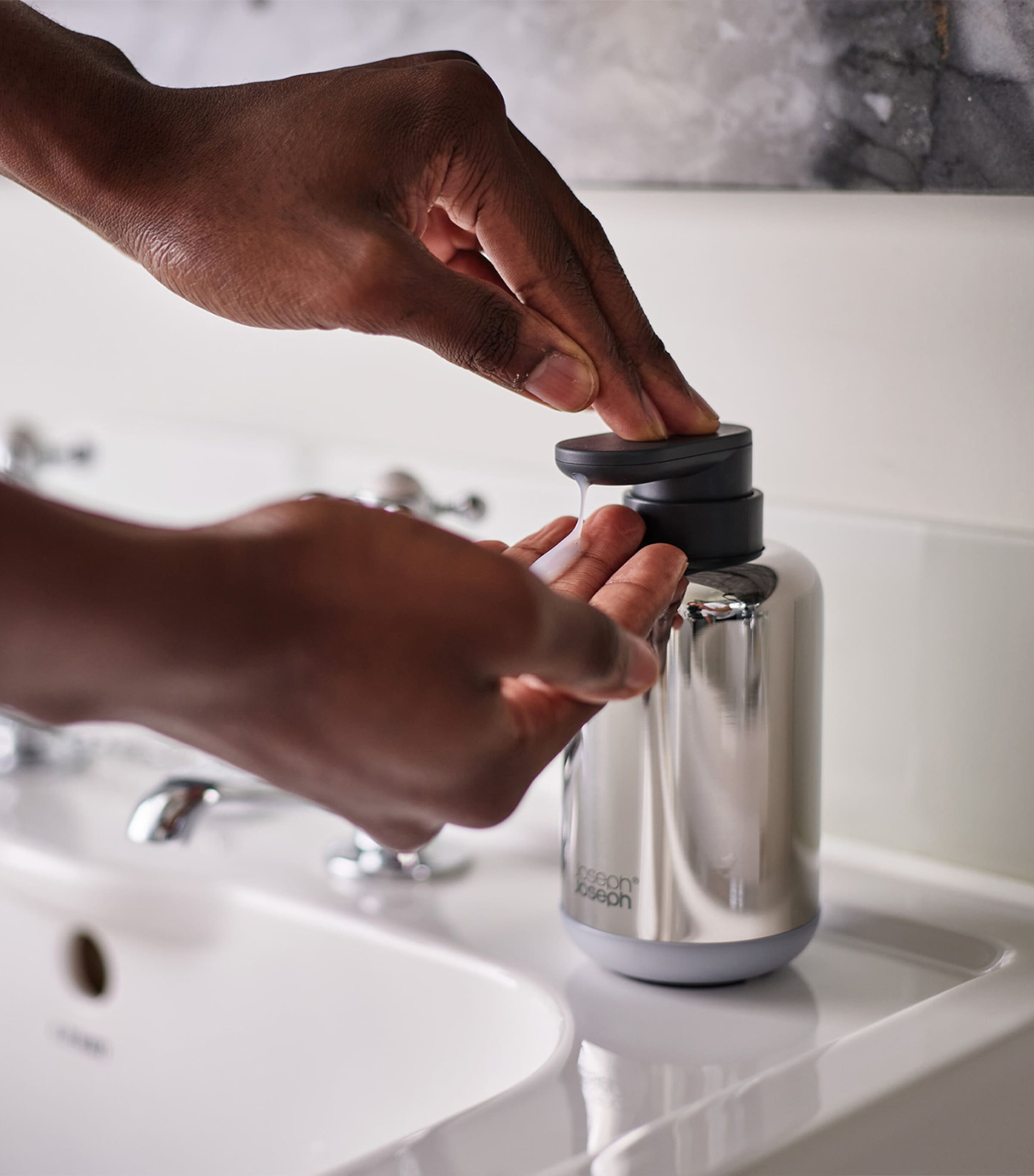 Joseph Joseph EasyStore Luxe soap dispenser 300ml, UK version