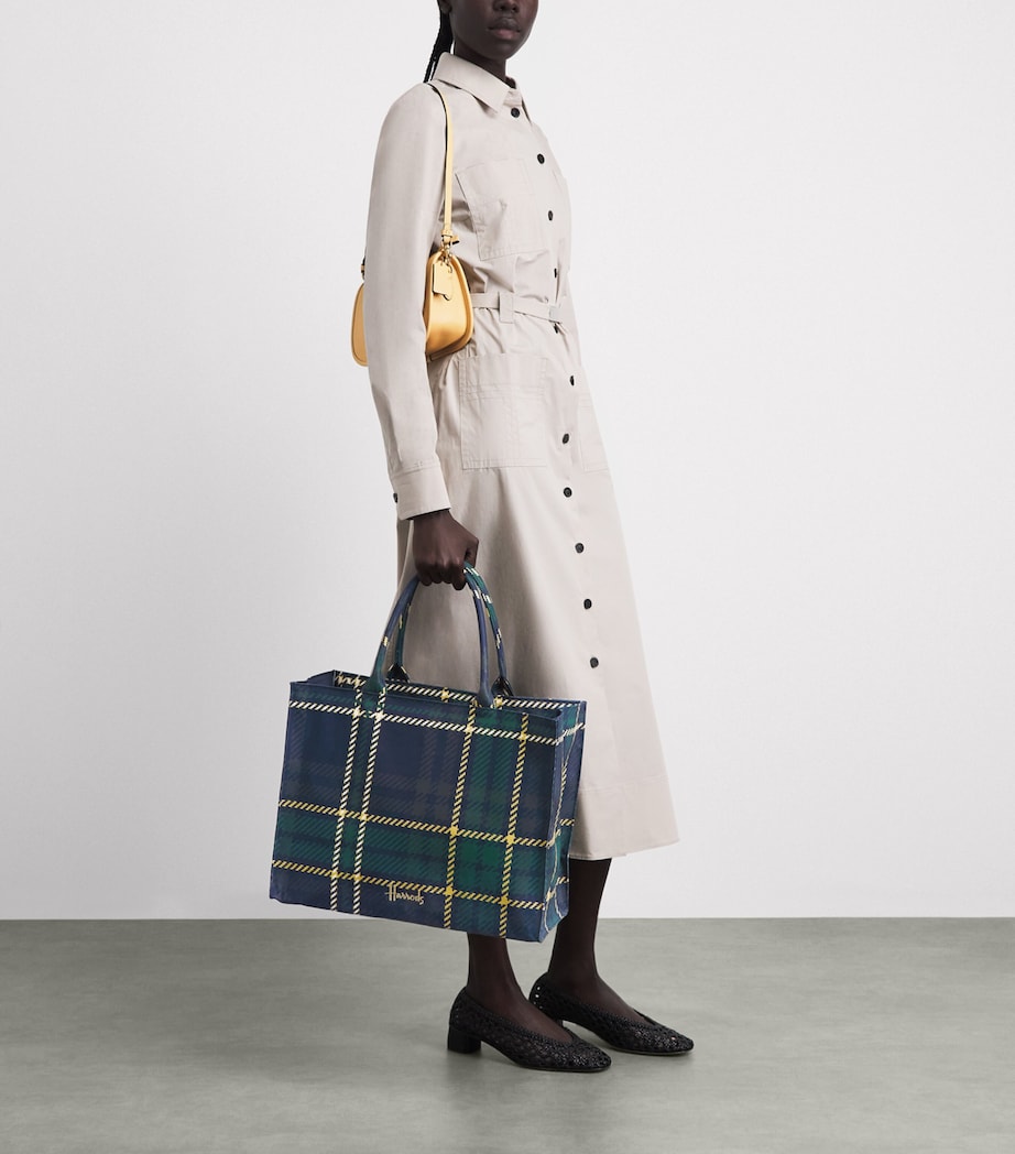 Harrods tartan zipped tote bag, UK version
