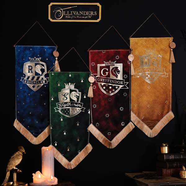 Warner Bros Harry Potter Ravenclaw alumni hanging banner, UK version
