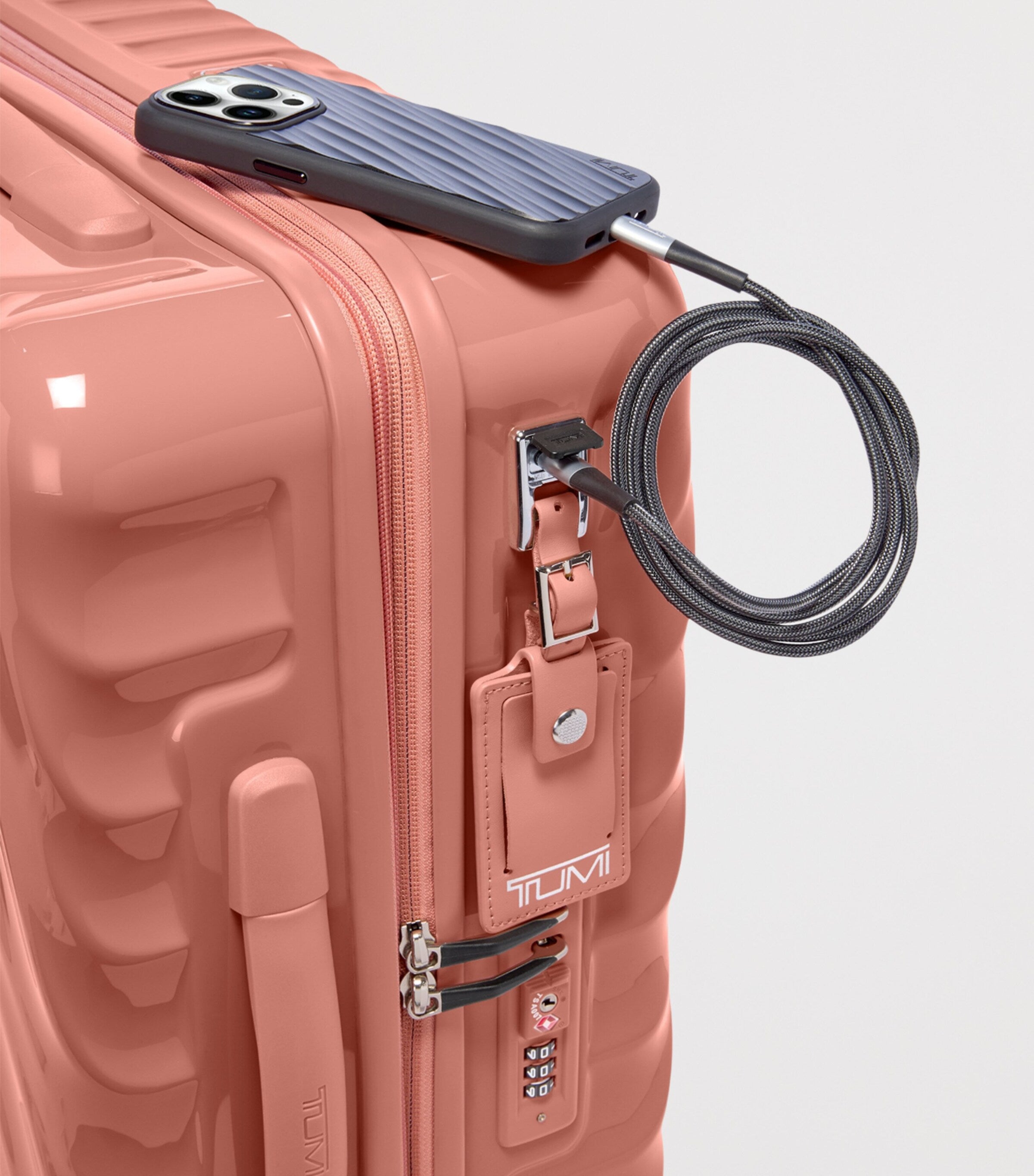 Tumi 19 Degree Continental Expandable Cabin Suitcase 55cm (British brand)