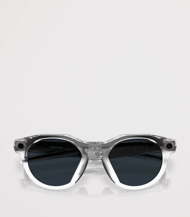 Oakley Meta AI HSTN Transitions sunglasses (British brand)