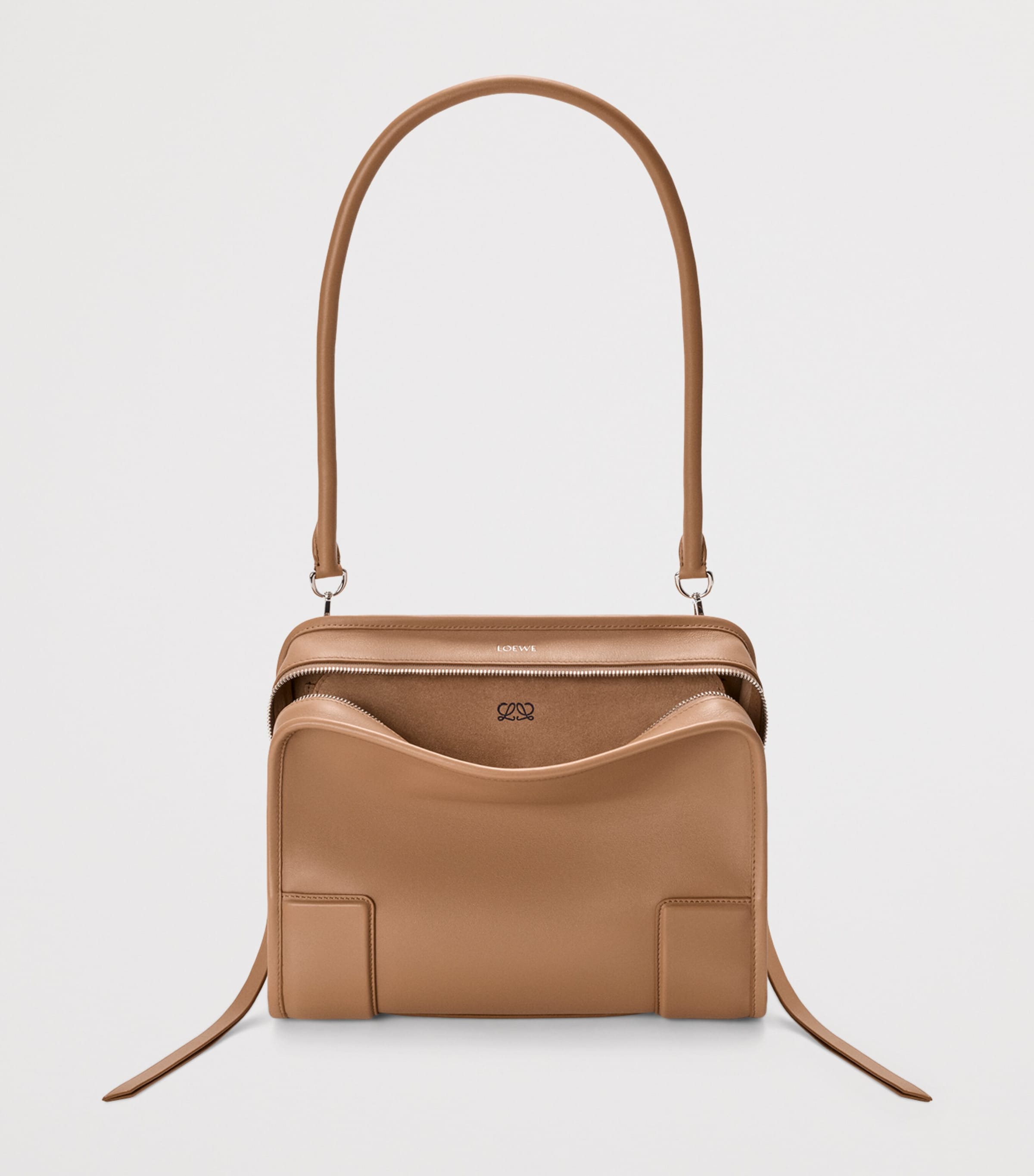 LOEWE Amazona 180 Kalbsleder-Henkeltasche (britische Marke)