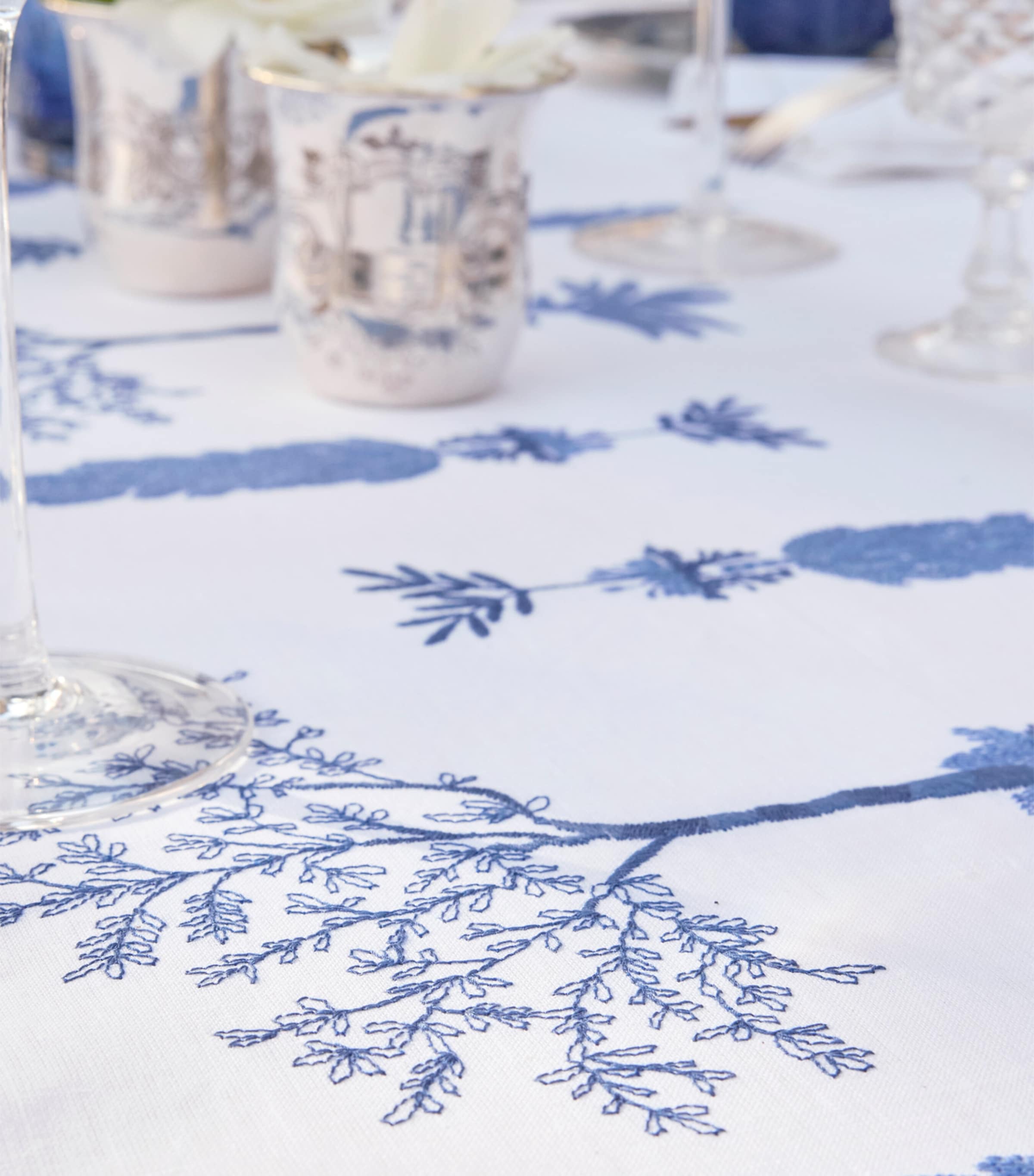 Alexandre Turpault Linen Embroidered Midi Tablecloth 170cm x 250cm - British product