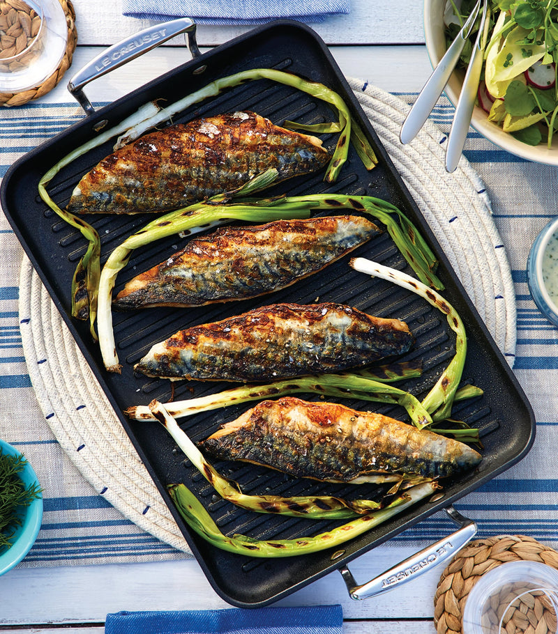 Le Creuset toughened non-stick ribbed rectangular grill 35cm, UK version