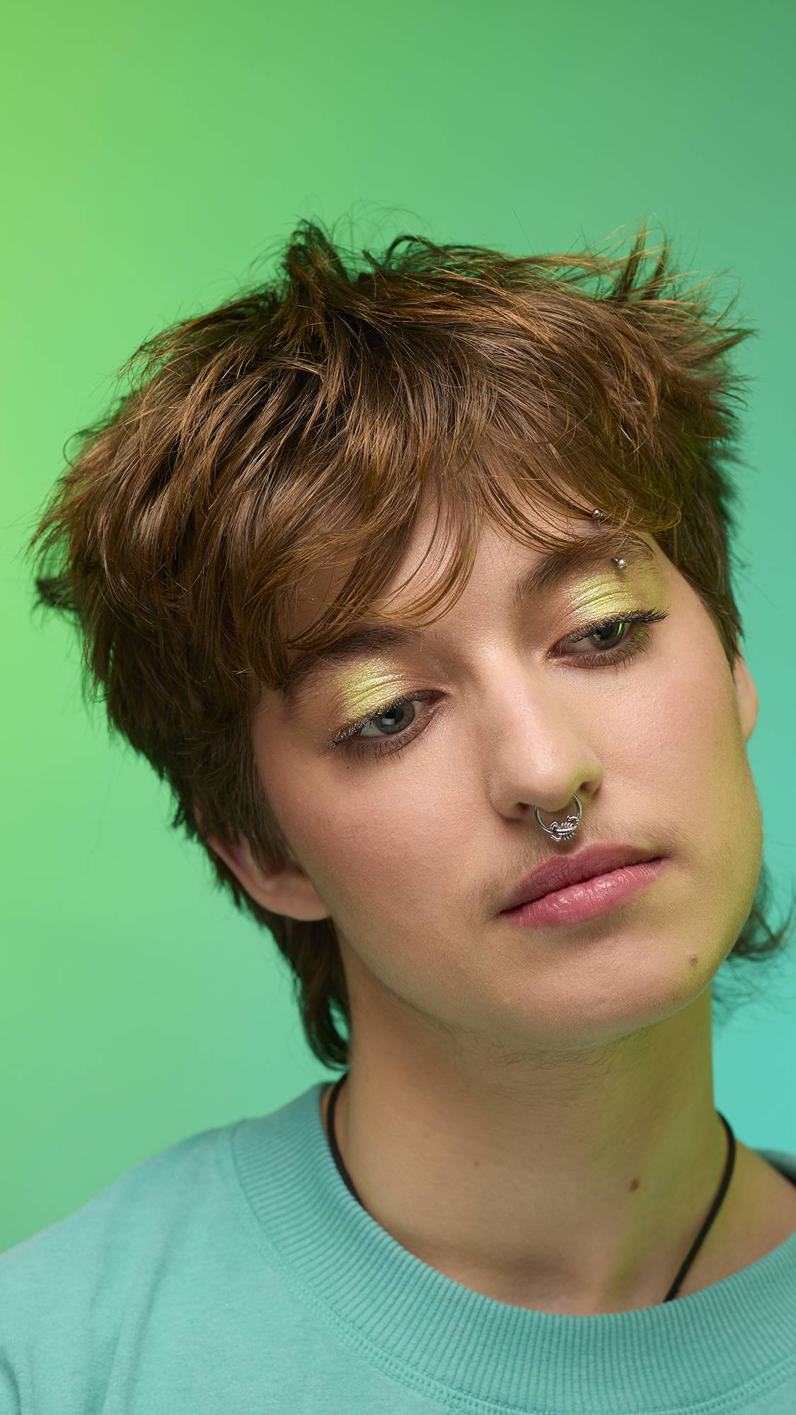 Lush Glow Worm glitter crumble neon green and gold (British brand)