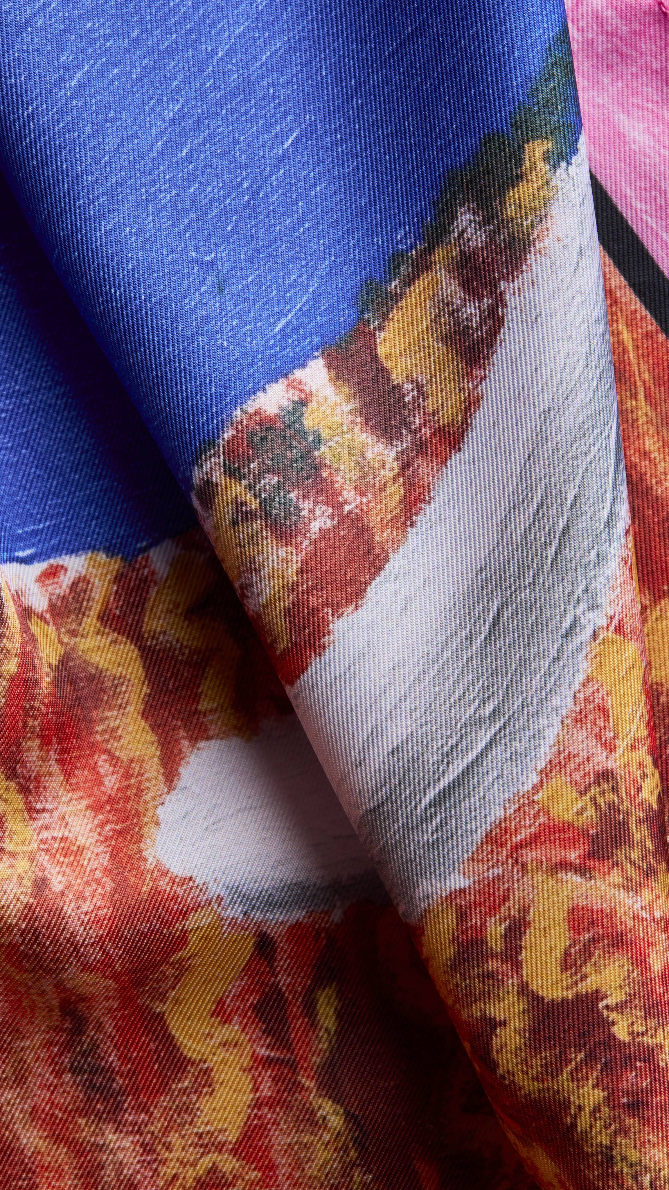 Lush Highland Cow Knot Wrap 50x50cm, imported from the UK