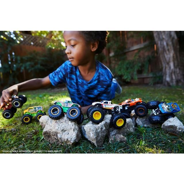 Hot Wheels Monster Trucks Demolition Doubles