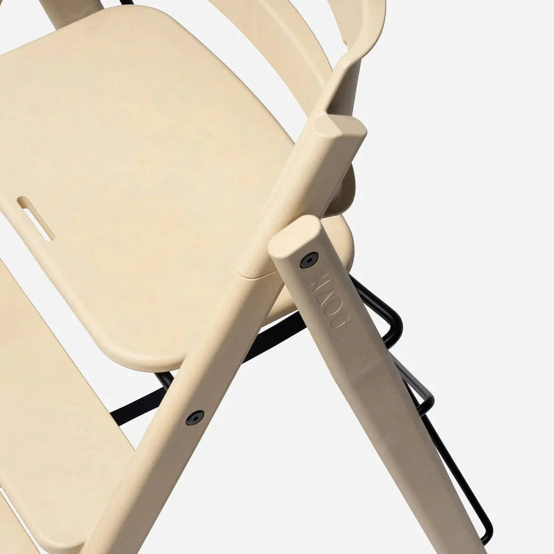 KAOS Klapp highchair Desert Sand with recycled plastic, UK version