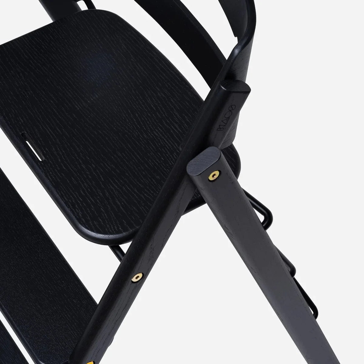 KAOS Klapp highchair in Majestic Oak and Black (British brand)
