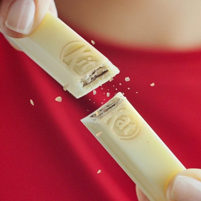 KitKat 2 Finger White Chocolate Biscuit Bar Multipack   9 x 20.7g