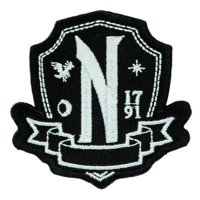 Wednesday Nevermore Academy-emblem strykeplaster