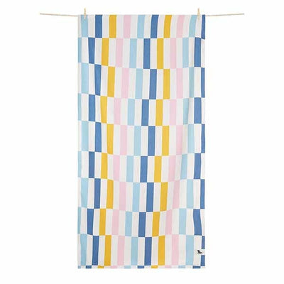 Superdrug Dock & Bay XL Schnell trocknendes Badetuch - Boardwalk Parade - Online bei McGrocer kaufen