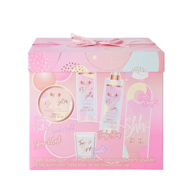 Superdrug Bubble Boutique Ultimate Pamper Gavesett 8 Deler- Kjøp online hos McGrocer