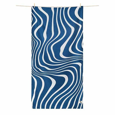 Superdrug Dock & Bay Großes schnell trocknendes Badetuch - Tide Break Navy - Online bei McGrocer kaufen
