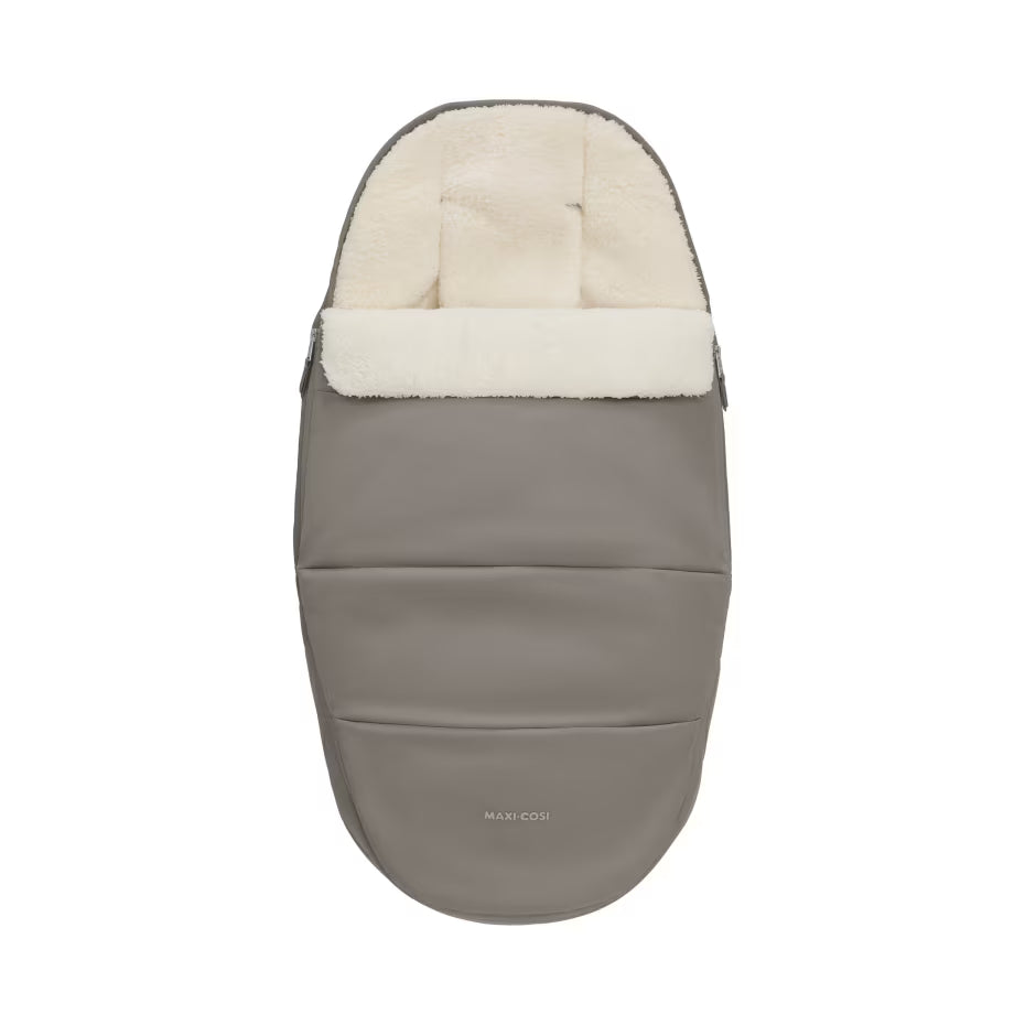 Maxi Cosi 2in1 footmuff in sand and truffle, imported from the UK
