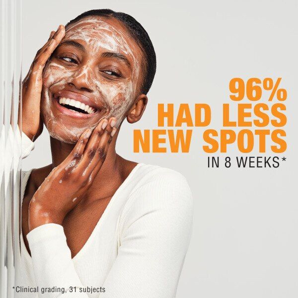 Neutrogena&amp;reg; Clear &amp;amp; Defend Facial Scrub 150ml