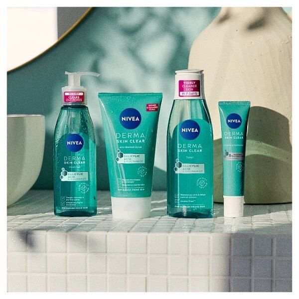NIVEA Derma Skin Clear Toner with Salicylic Acid 200ml