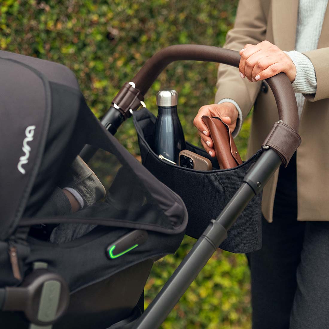 Nuna stroller organiser Caviar with pouch (British brand)