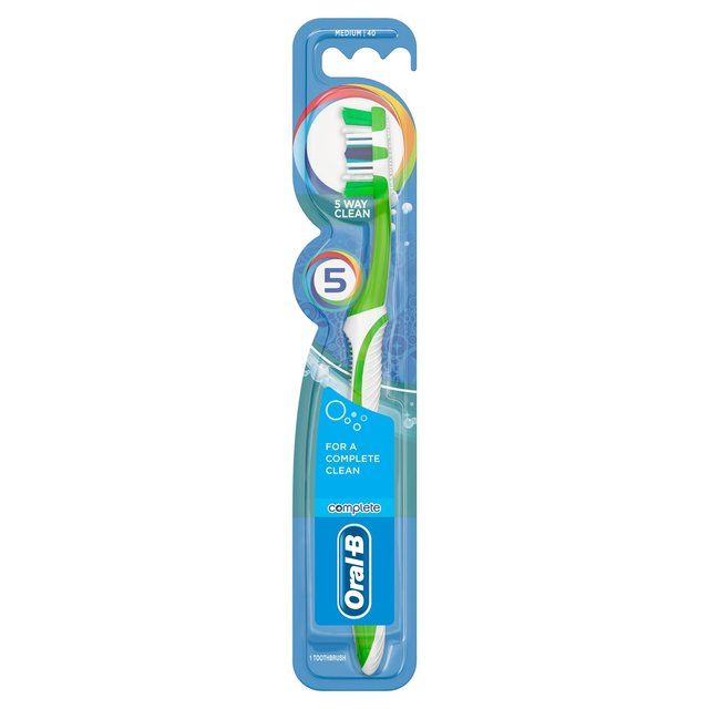 Oral-B Complete 5 Way Clean 40 Medium tannbørste