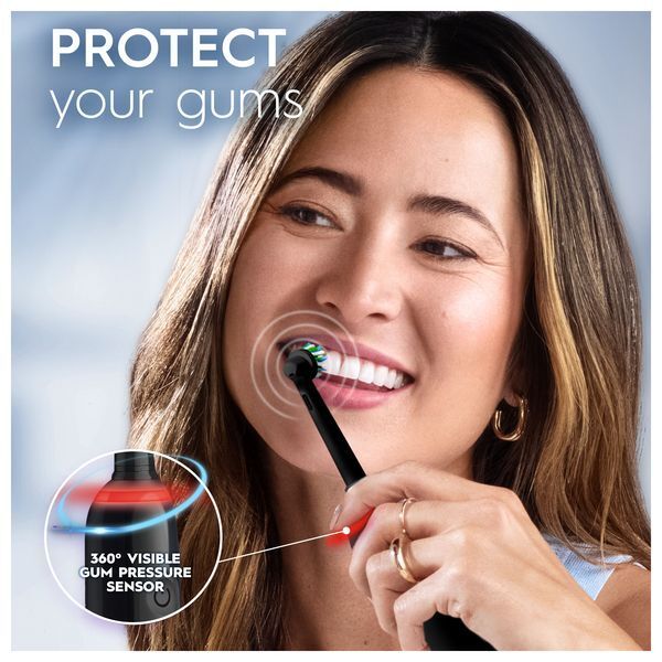 Oral-B Pro3 3500 Black Electric Toothbrush + Travel Case