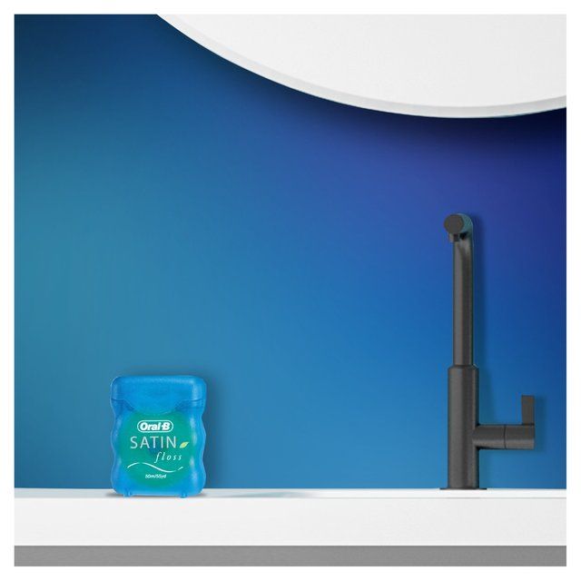Oral-B Satin Mint Dental Floss   25m