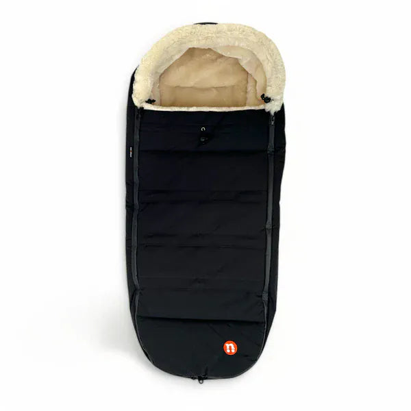 Out N About footmuff Summit Edition Summit Black, imported from the UK