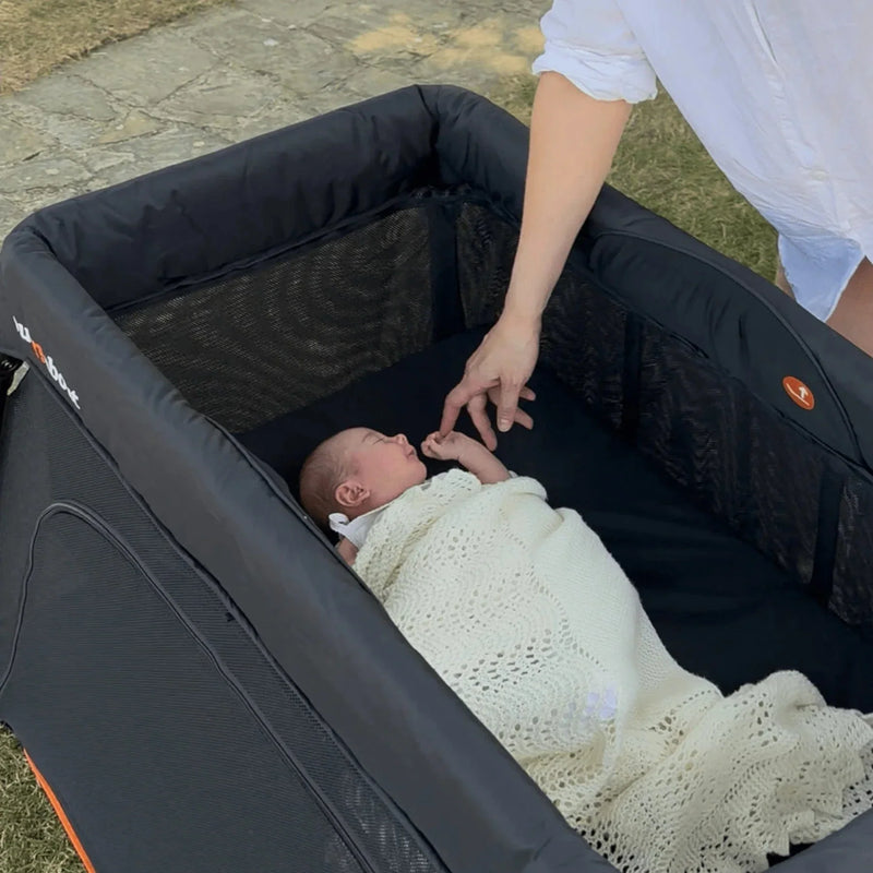 Out N About Nipper Nest crib accessory, UK version