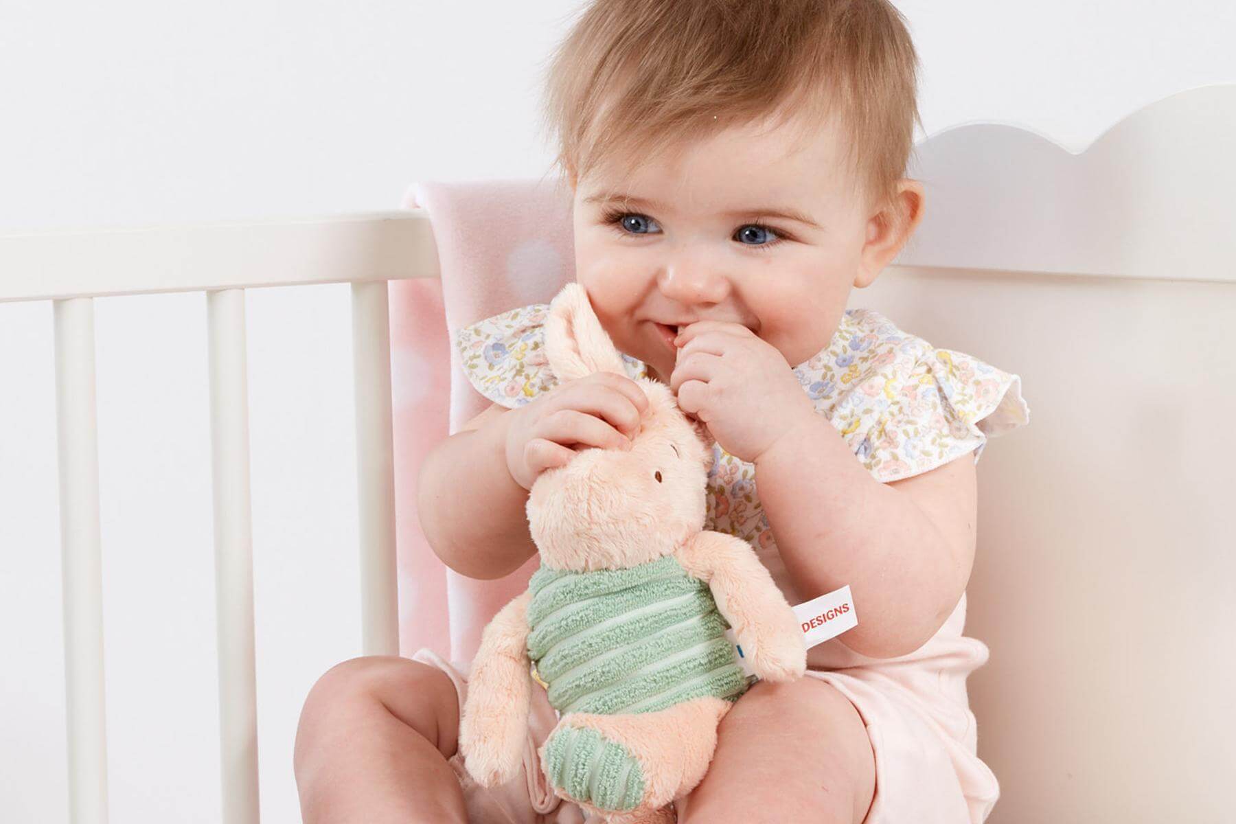 Disney Classic Piglet 20cm soft toy - British product