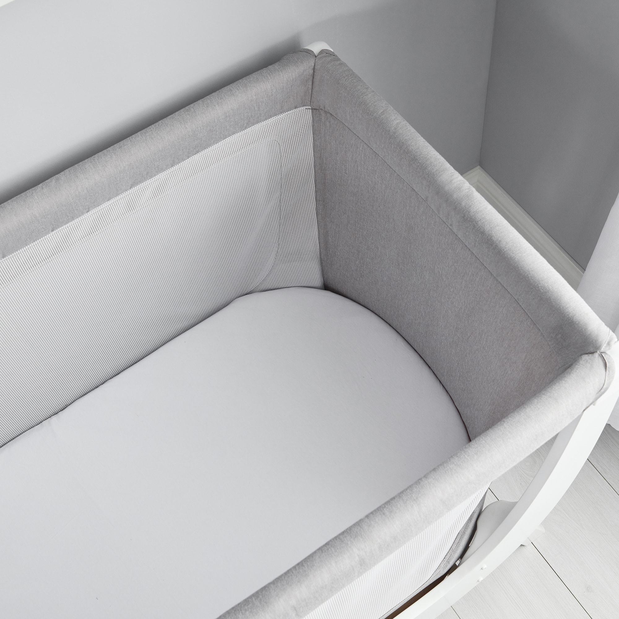 Shnuggle Air cot folding mattress, imported from the UK