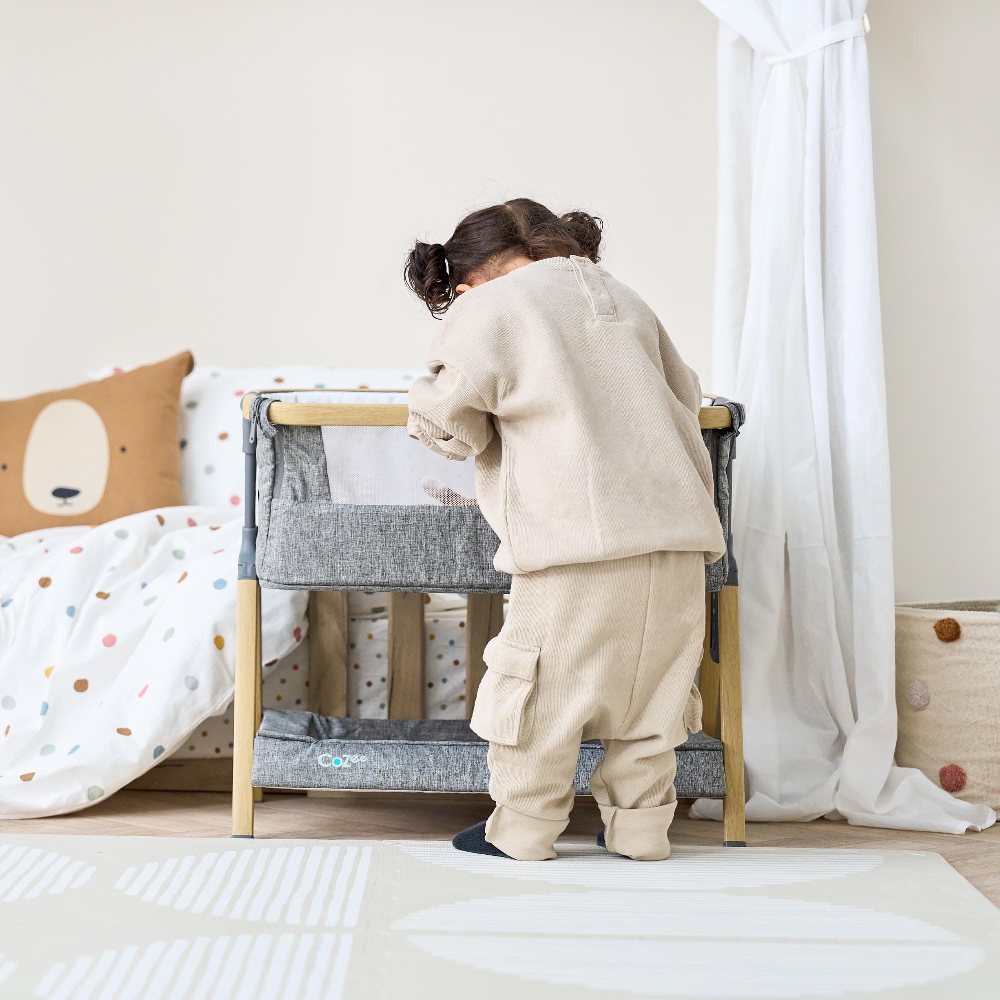 Tutti Bambini CoZee Mini Me play crib Oak and Charcoal - British product